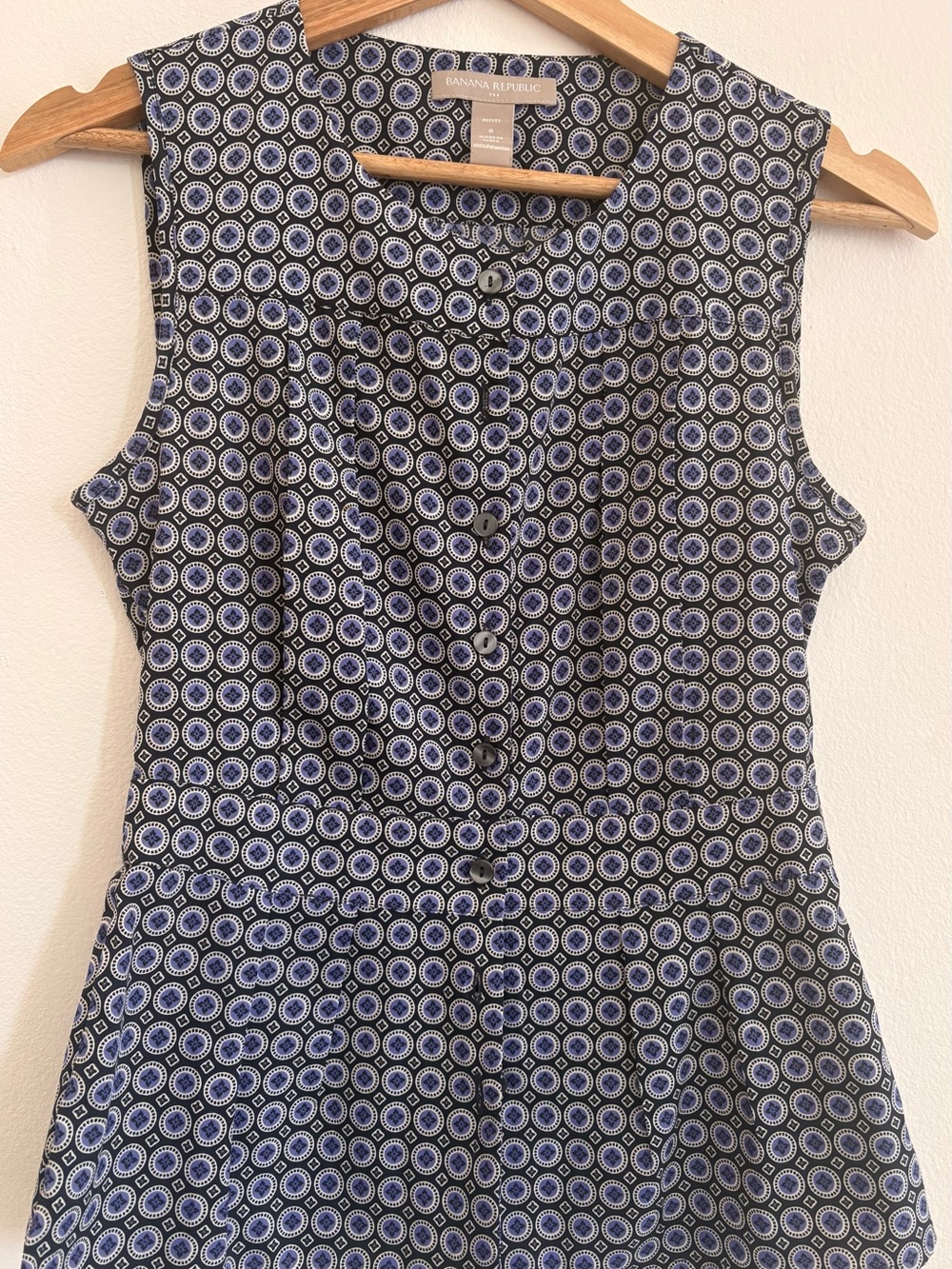 Banana Republic Navy & White Geo-Print Sleeveless Button-Front Camisole